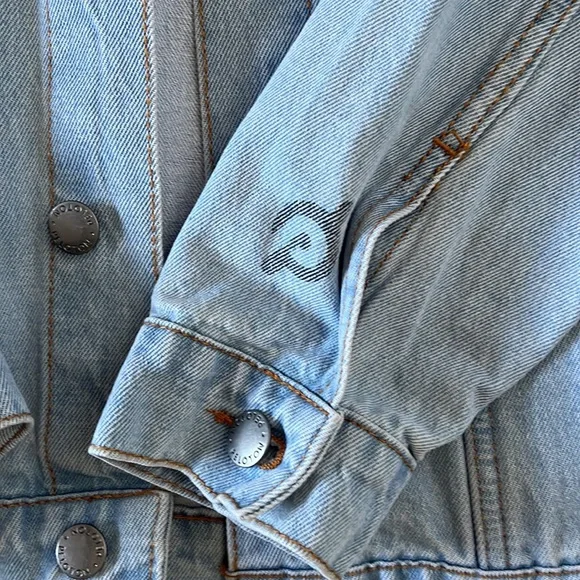 Peloton denim jacket. Size large light wash denim - Picture 5 of 5